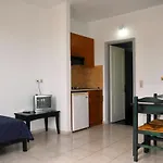 Sylvia Hotel شقة فندقية خيرسونِسوس