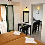 Sylvia Hotel شقة فندقية خيرسونِسوس