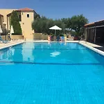 Sylvia Hotel شقة فندقية خيرسونِسوس